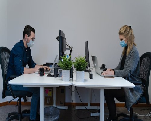 Ergonomic sitting posture at desk